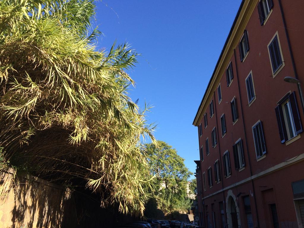 Guest Art Trastevere Station With Ac Рим Екстер'єр фото